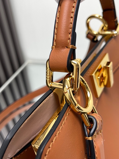 フェンディバッグ内部構造